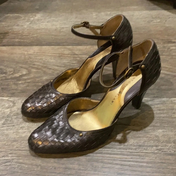 WILL NOT TAKE LESS  Classy Woven-Like Antonio Melani Heels - Picture 3 of 11
